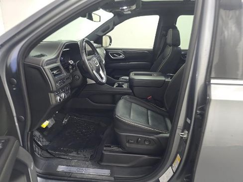 Used 2022 GMC Yukon XL SLT w/ SLT Luxury Package AWD/4WD image 3