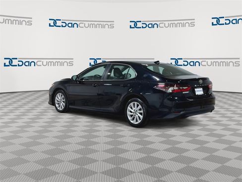 Used 2022 Toyota Camry LE image 6