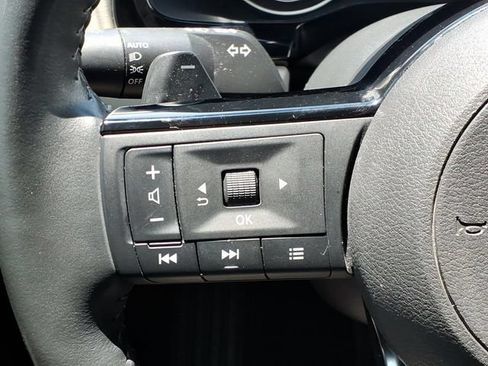 Used 2023 Nissan Pathfinder SL w/ Black Appearance Package FWD image 23
