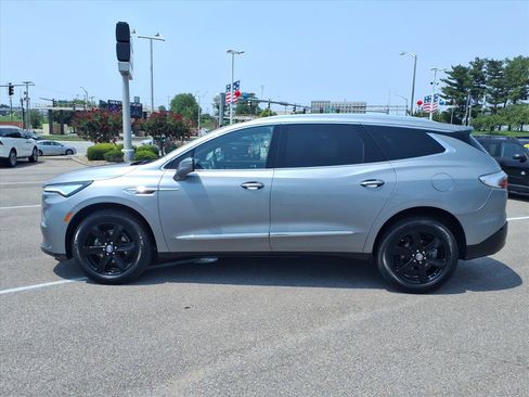 Used 2023 Buick Enclave Essence w/ Sport Touring Edition FWD image 2