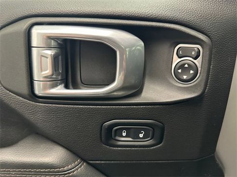 Used 2022 Jeep Wrangler Unlimited Rubicon w/ Trailer Tow Package image 25