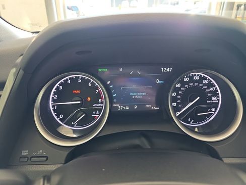 Used 2021 Toyota Camry XLE image 34