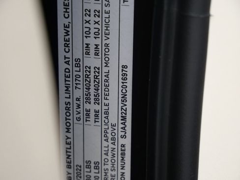 Used 2022 Bentley Bentayga image 26