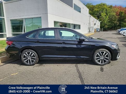 New 2026 Volkswagen Jetta SE image 3