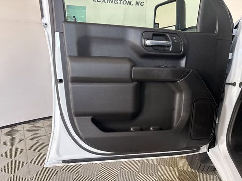 Used 2025 Chevrolet Silverado 3500 W/T image 7