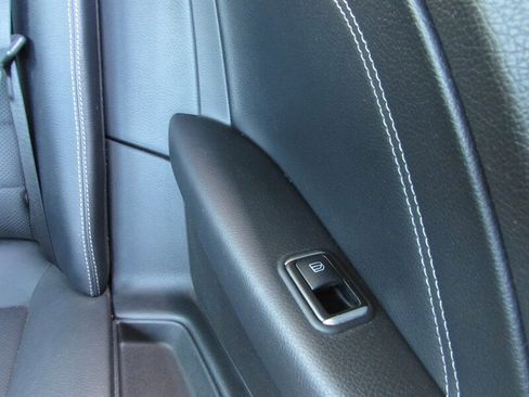 Used 2014 Mercedes-Benz E 550 Cabriolet image 35