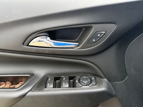 Used 2022 Chevrolet Equinox LT FWD image 12