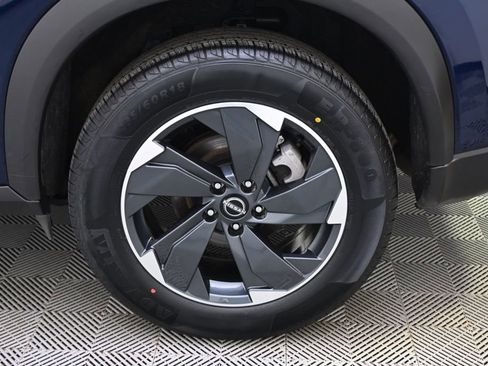 Used 2025 Nissan Rogue SV image 20