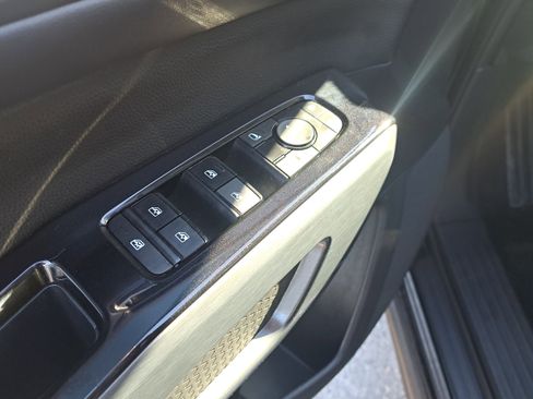 Certified 2023 Nissan Pathfinder SL w/ Black Appearance Package image 15