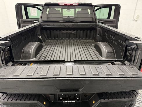 Used 2022 GMC Sierra 2500 AT4 w/ AT4 Premium Plus Package AWD/4WD image 33