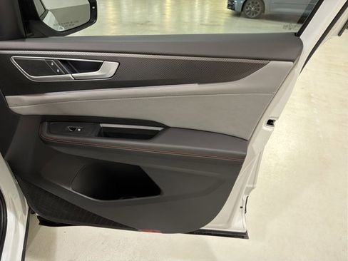 Certified 2026 Volkswagen Atlas Peak Edition image 39