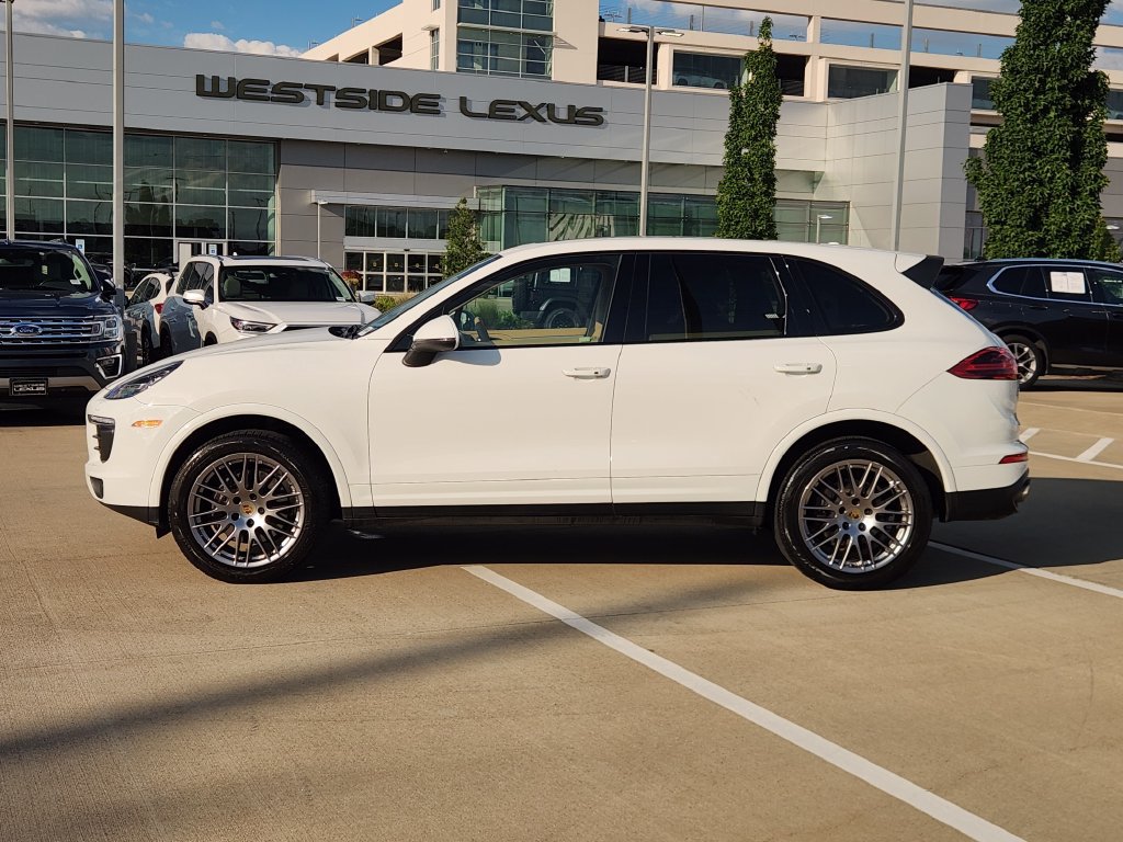 Used 2017 Porsche Cayenne AWD/4WD image 4