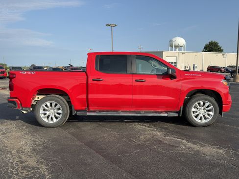 Used 2024 Chevrolet Silverado 1500 Custom AWD/4WD image 2