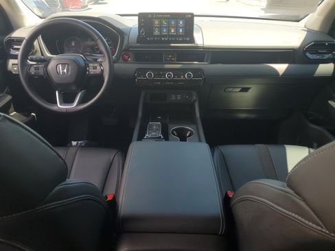 Used 2025 Honda Pilot EX-L image 17