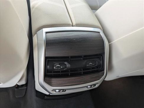 Certified 2023 BMW 760i xDrive w/ Executive Package image 18