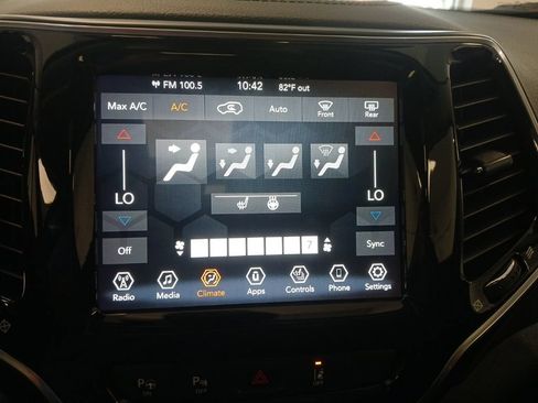 Used 2021 Jeep Cherokee Limited AWD/4WD image 21