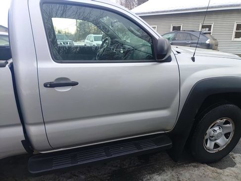 Used 2012 Toyota Tacoma Base 4x4 2dr Regular Cab 6.1 f image 6
