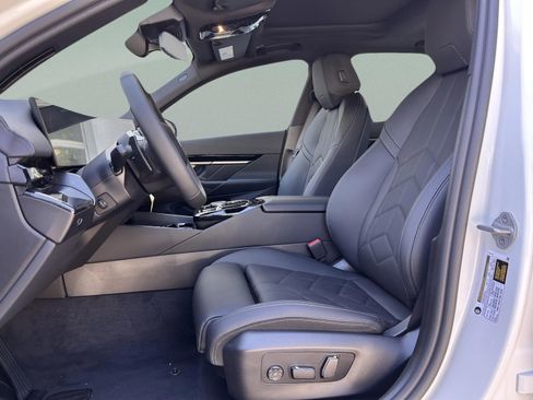 Used 2026 BMW 530i w/ Premium Package image 23