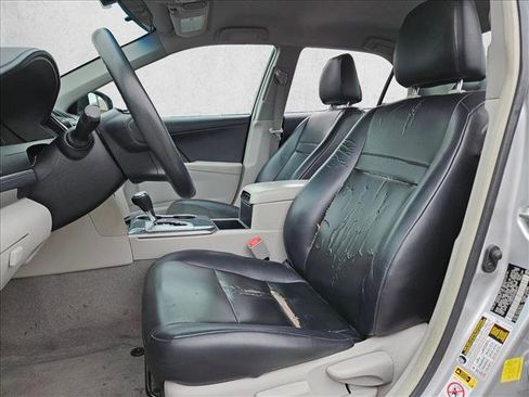 Used 2014 Toyota Camry LE FWD image 10