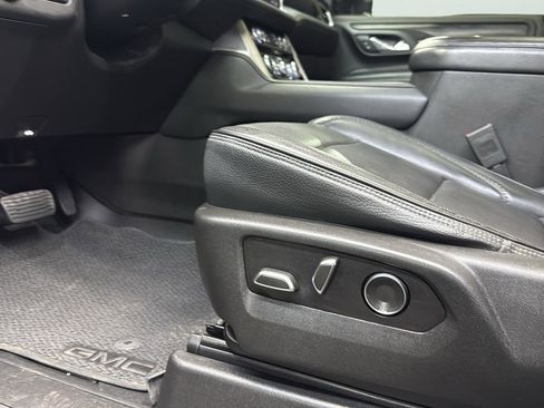 Used 2021 GMC Yukon Denali w/ Denali Premium Package image 11