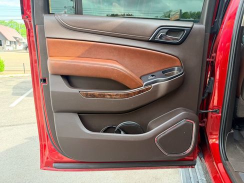 Used 2015 Chevrolet Suburban LTZ RWD image 26
