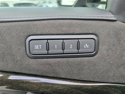 Used 2018 Cadillac Escalade ESV Platinum image 19