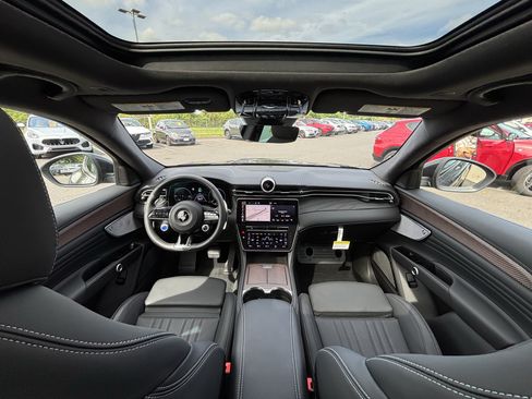 Used 2025 Maserati Grecale Folgore AWD/4WD image 2