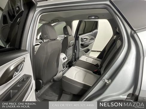 Used 2023 GMC Terrain SLE w/ Driver Convenience Package image 11