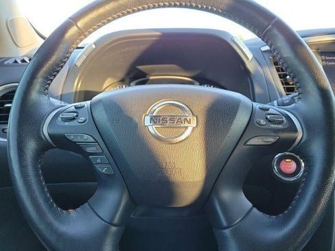 Used 2020 Nissan Pathfinder SL image 19