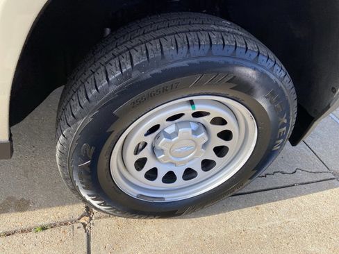 Used 2023 Chevrolet Colorado W/T image 32