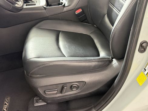 Used 2020 Toyota RAV4 XLE Premium FWD image 15