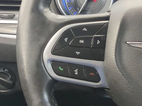 Used 2022 Chrysler 300 Touring RWD image 27
