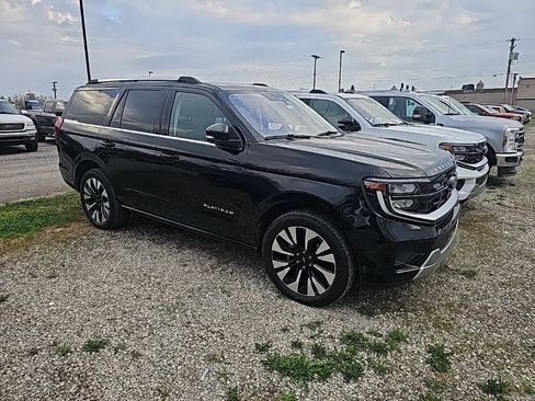 Used 2025 Ford Expedition Platinum w/ Driver's Package image 7