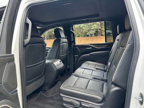 Used 2023 Cadillac Escalade ESV Premium Luxury AWD/4WD image 39