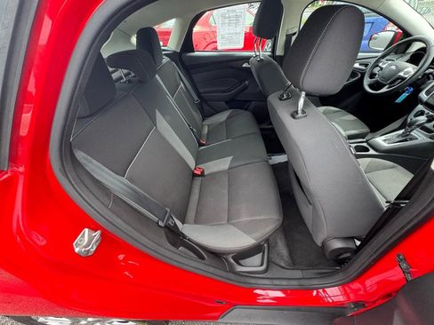 Used 2012 Ford Focus SE FWD image 16