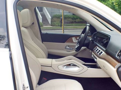 Used 2022 Mercedes-Benz GLS 450 4MATIC image 43