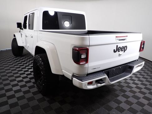 Used 2023 Jeep Gladiator Overland AWD/4WD image 12