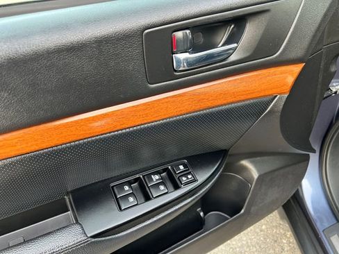 Used 2014 Subaru Outback 2.5i Limited image 30