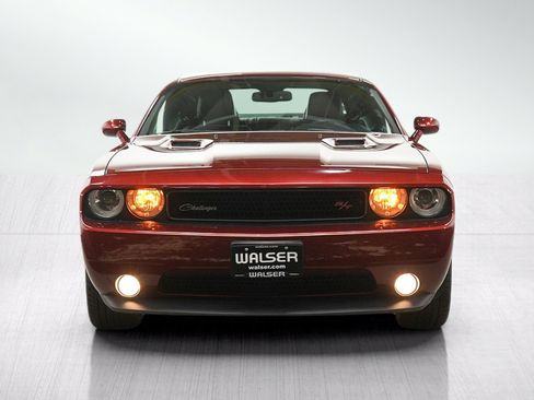 Used 2014 Dodge Challenger R/T RWD image 8