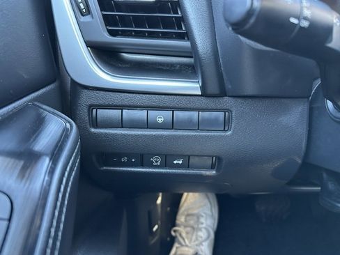 Used 2024 Nissan Rogue SV image 25