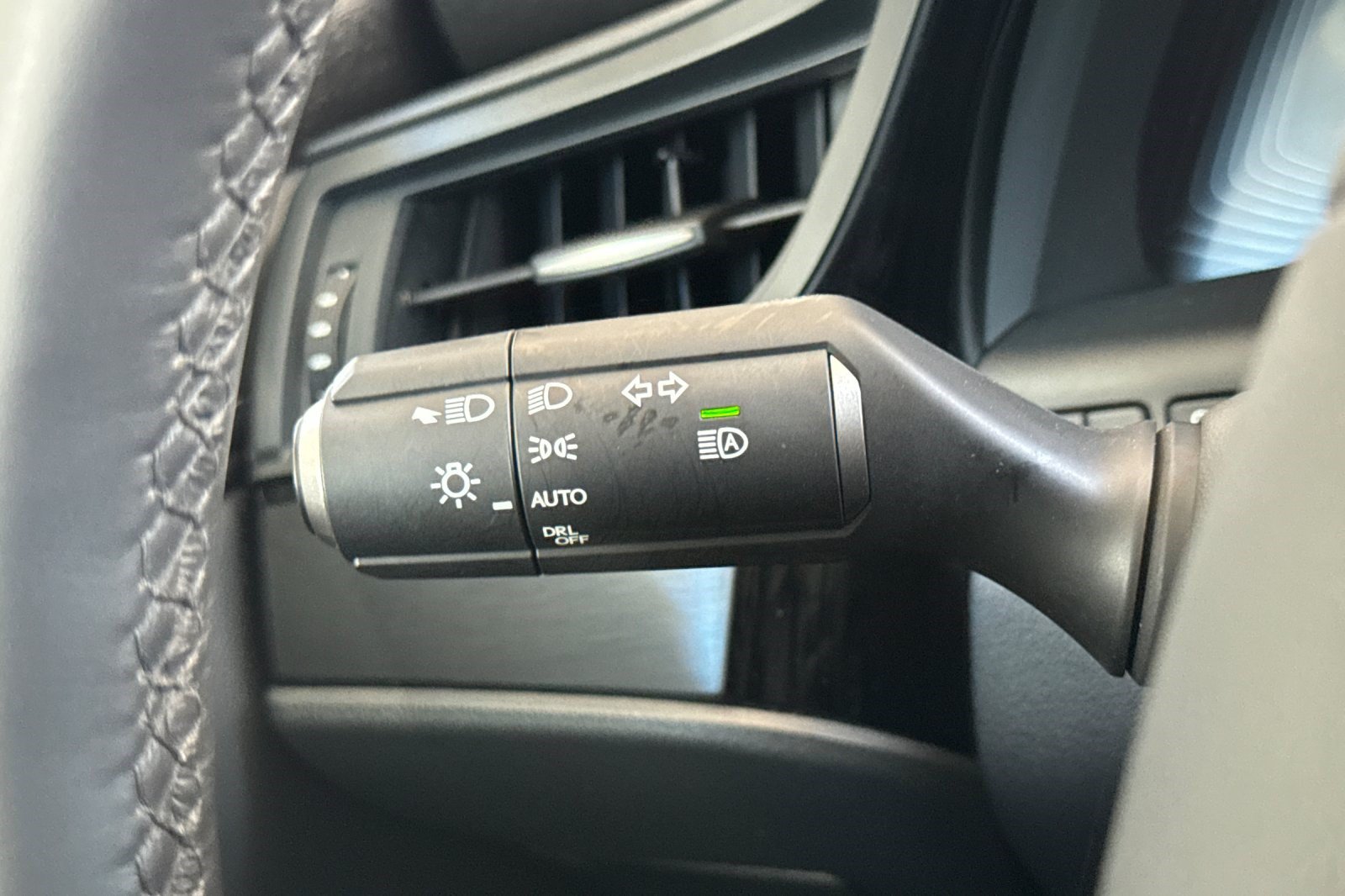 Certified 2025 Lexus ES 300h w/ Premium Package FWD image 31