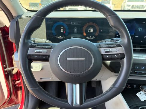 Used 2024 Hyundai Kona SEL AWD/4WD image 11