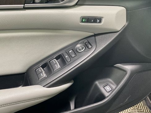 Used 2018 Honda Accord Touring image 26
