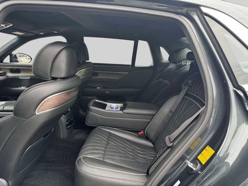 Used 2023 Genesis G90 3.5T AWD/4WD image 11