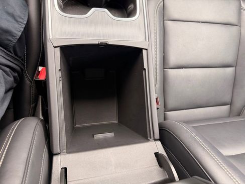 Used 2024 GMC Acadia Elevation image 21