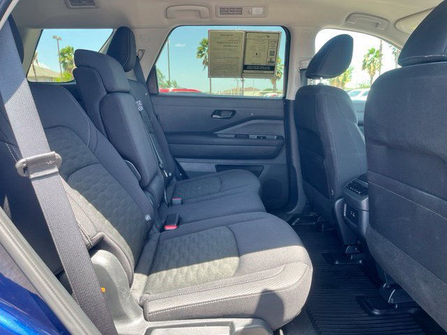 Used 2025 Nissan Pathfinder SV FWD image 23