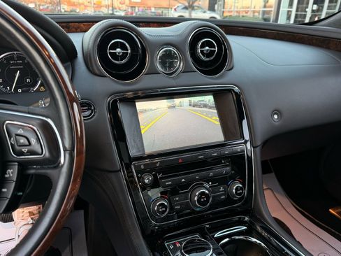 Used 2015 Jaguar XJ Supercharged image 56
