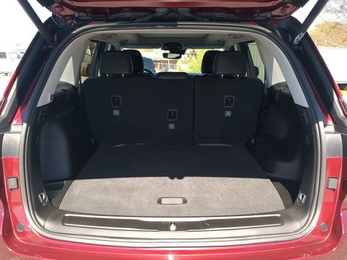 Certified 2024 Jeep Grand Cherokee Limited image 11