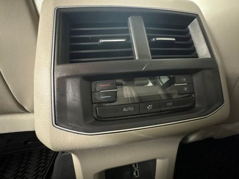 Used 2019 Volkswagen Atlas SE w/ Towing Package FWD image 14