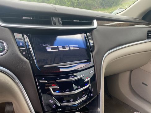 Used 2013 Cadillac XTS Premium FWD image 12